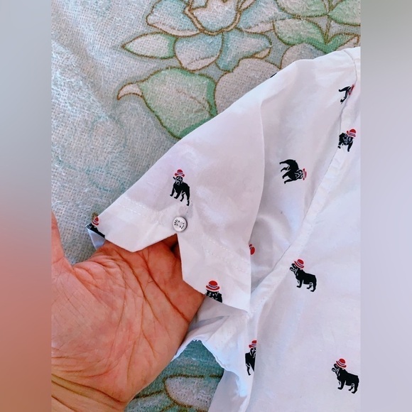 Button-front shirt is made‎ of 100% cotton with a single front pocket S - Picture 3 of 9